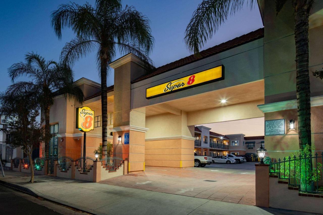 Super 8 By Wyndham North Hollywood Motel Los Angeles Exterior photo